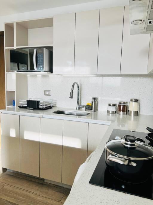 Apartamento 2 Habitaciones, Edificio Airali, Zona 10, Miradolo Città del Guatemala Esterno foto